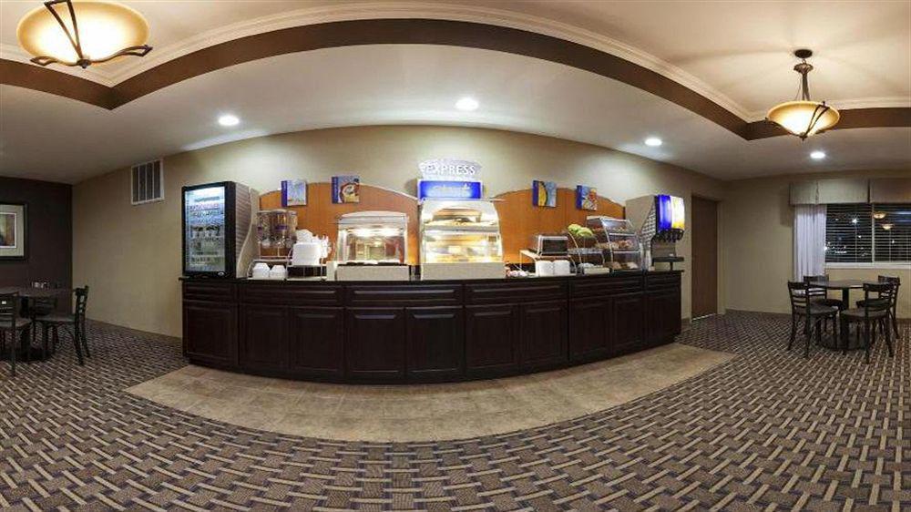 Holiday Inn Express Devils Lake By Ihg מראה חיצוני תמונה
