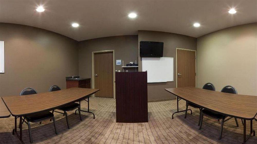 Holiday Inn Express Devils Lake By Ihg מראה חיצוני תמונה