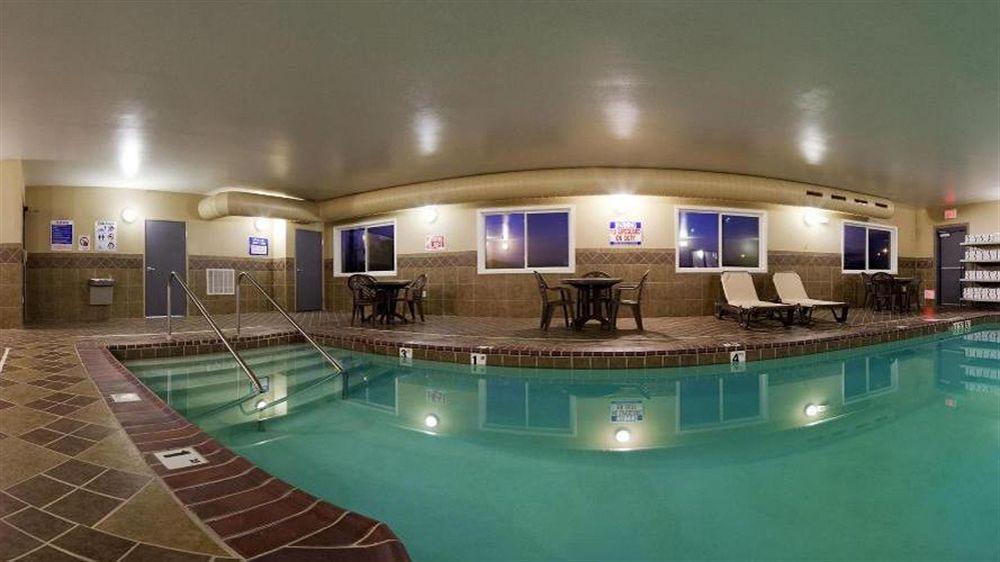 Holiday Inn Express Devils Lake By Ihg מראה חיצוני תמונה