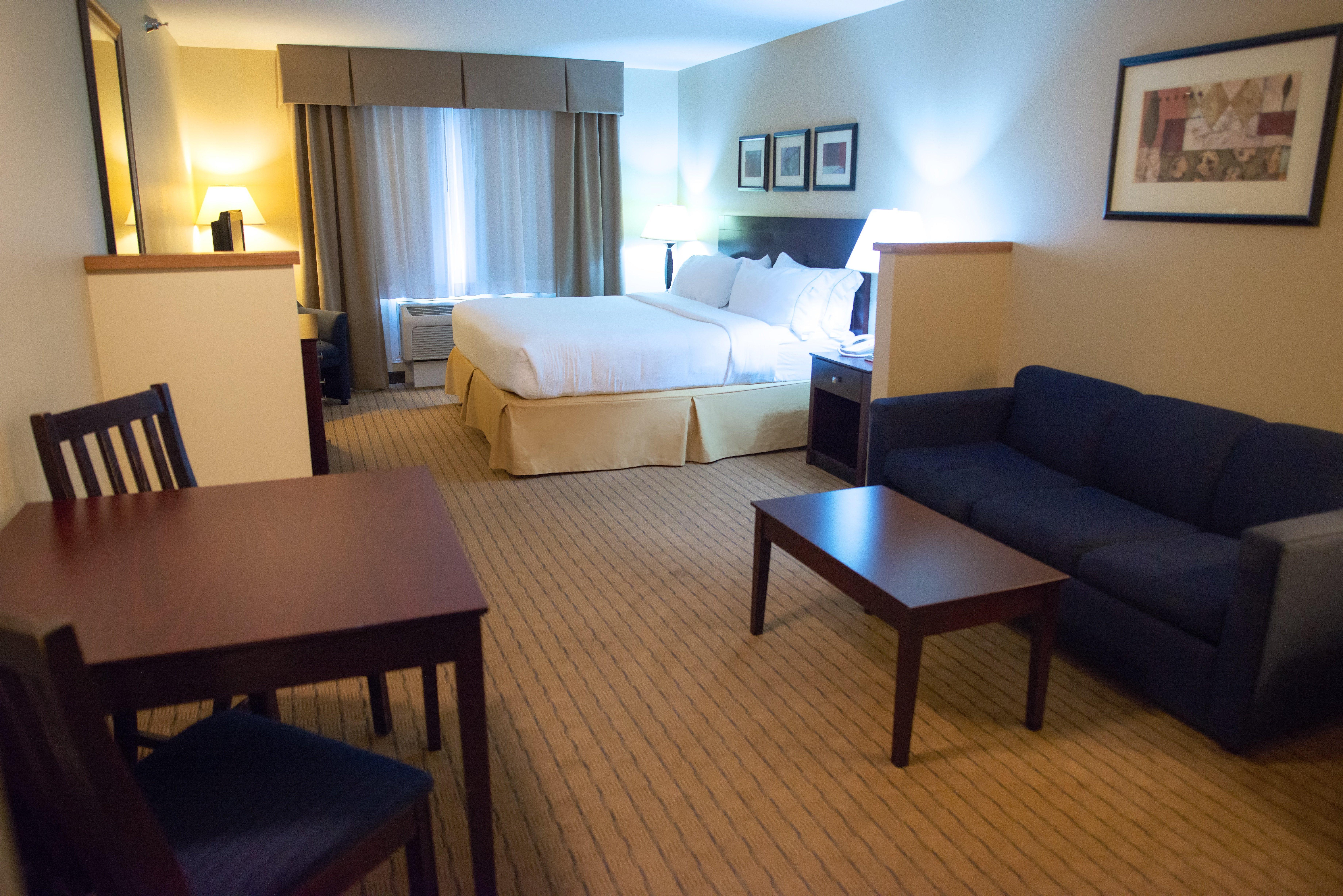 Holiday Inn Express Devils Lake By Ihg מראה חיצוני תמונה