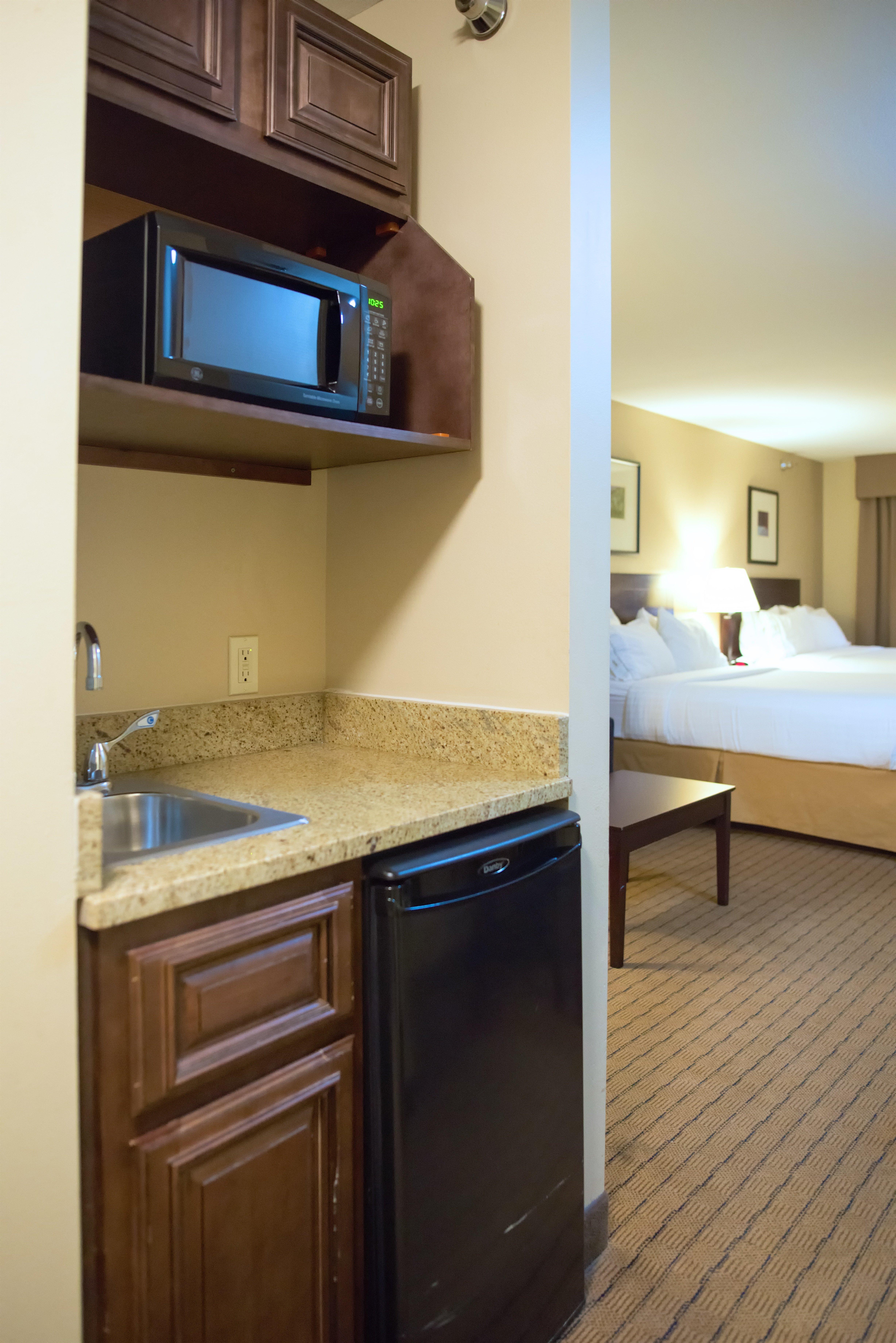 Holiday Inn Express Devils Lake By Ihg מראה חיצוני תמונה