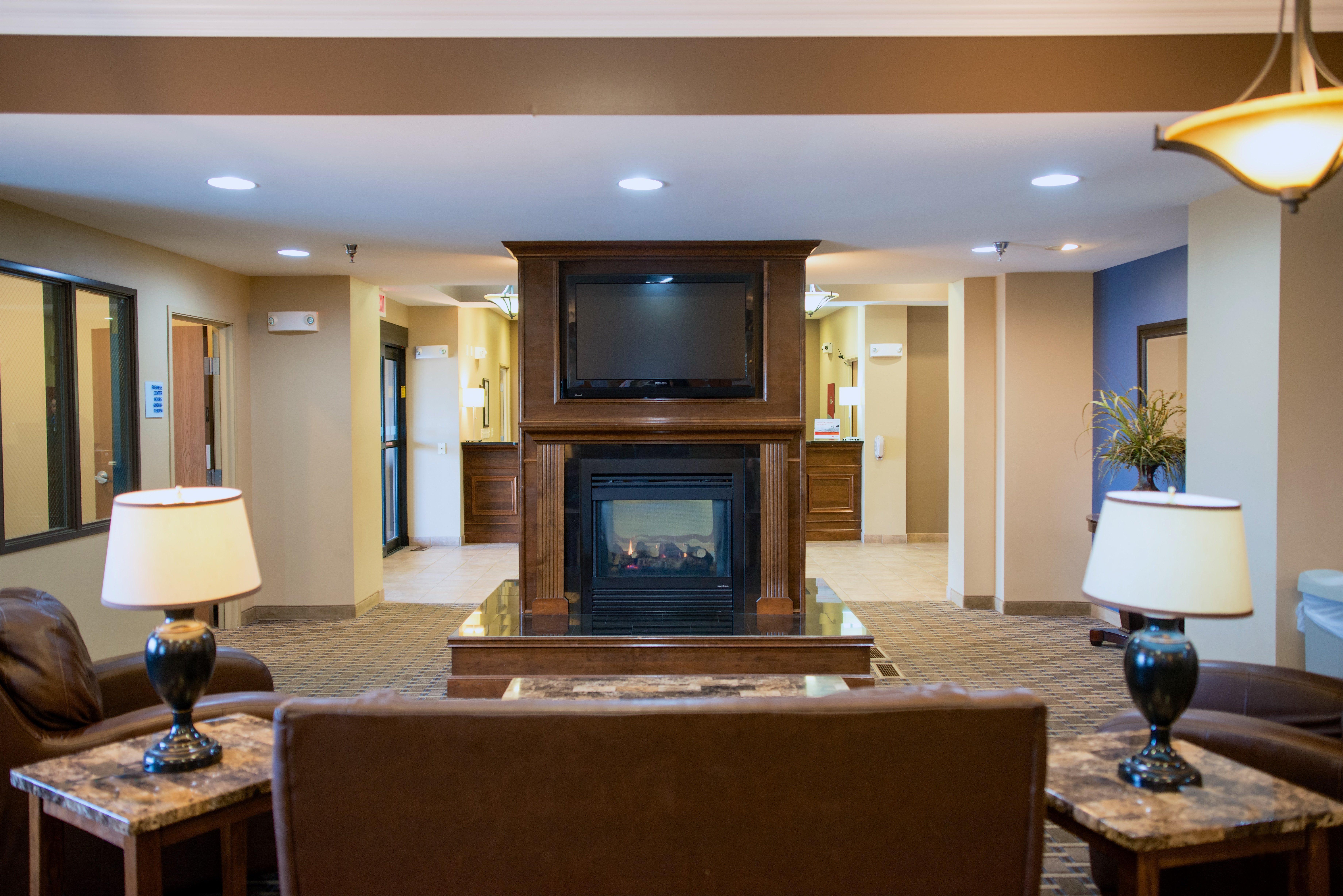 Holiday Inn Express Devils Lake By Ihg מראה חיצוני תמונה