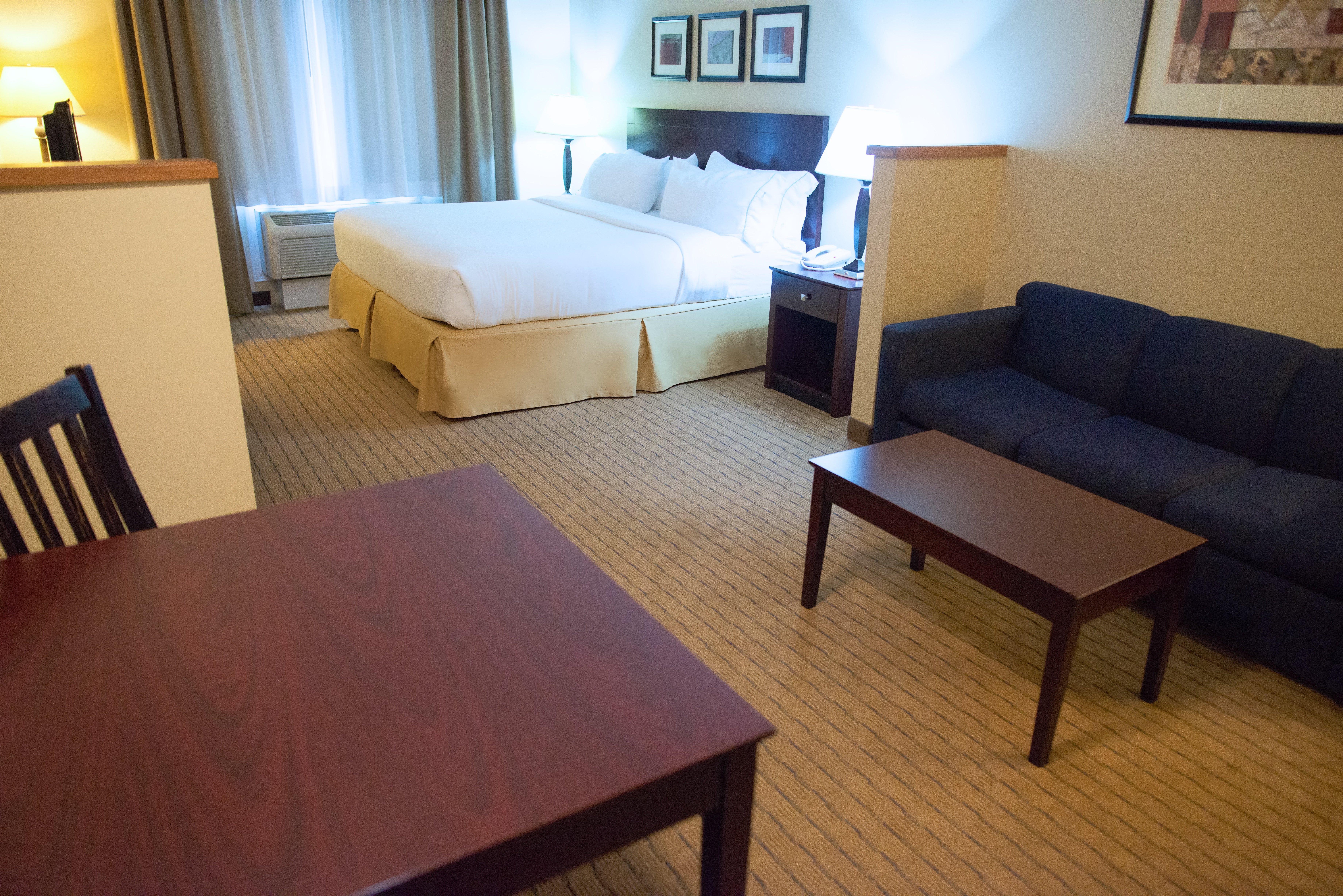 Holiday Inn Express Devils Lake By Ihg מראה חיצוני תמונה