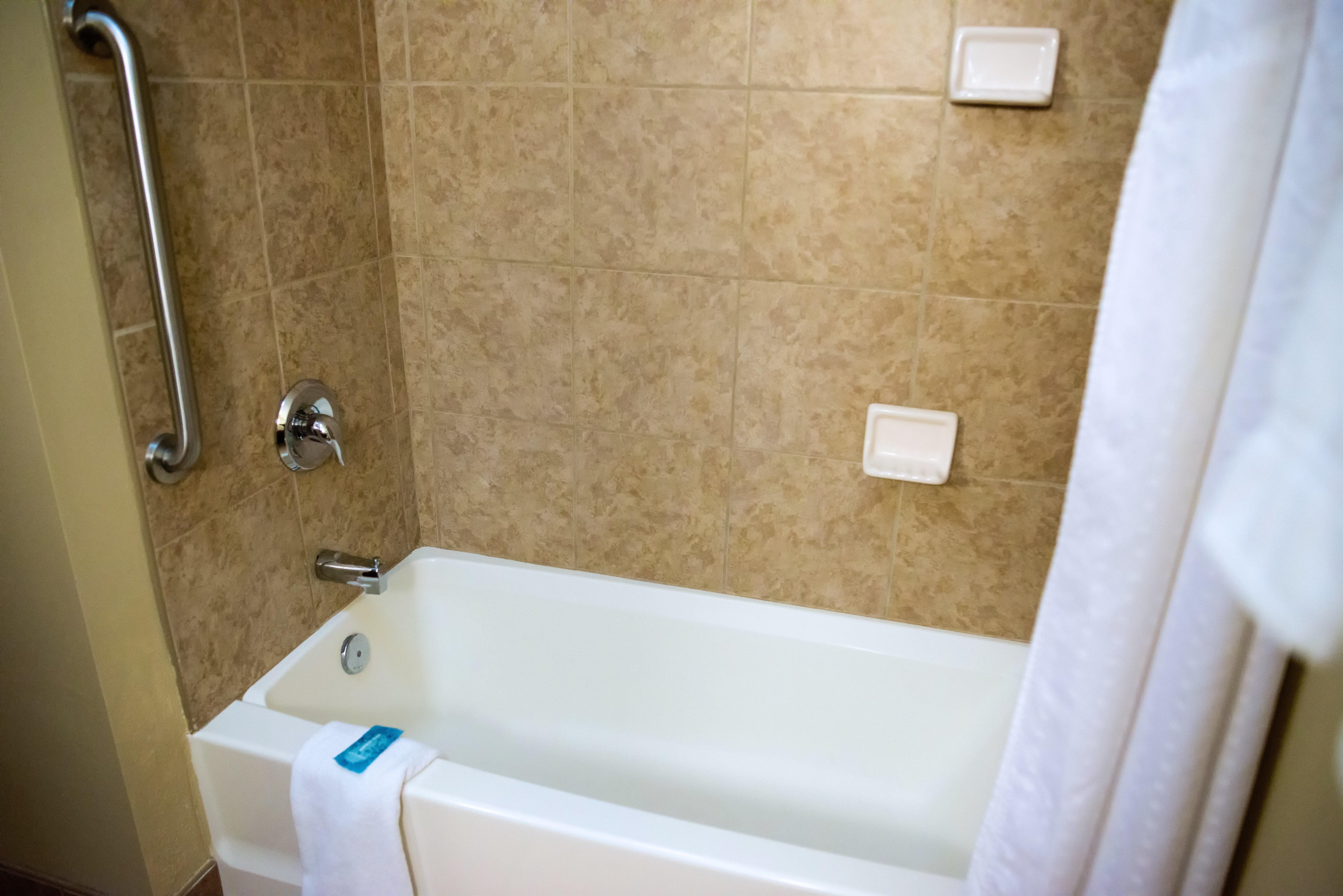 Holiday Inn Express Devils Lake By Ihg מראה חיצוני תמונה