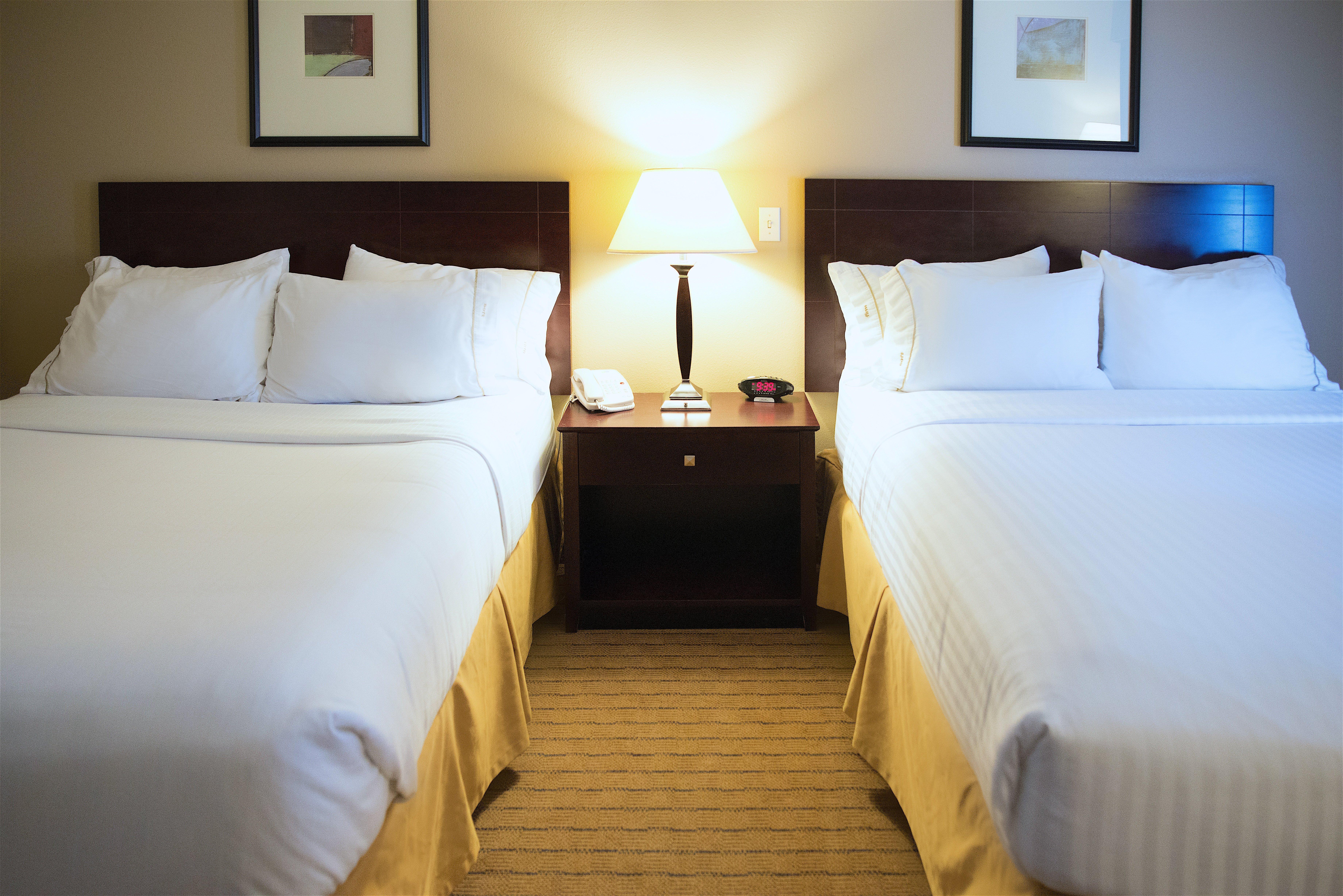 Holiday Inn Express Devils Lake By Ihg מראה חיצוני תמונה