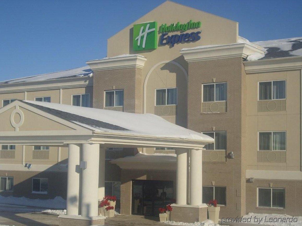 Holiday Inn Express Devils Lake By Ihg מראה חיצוני תמונה