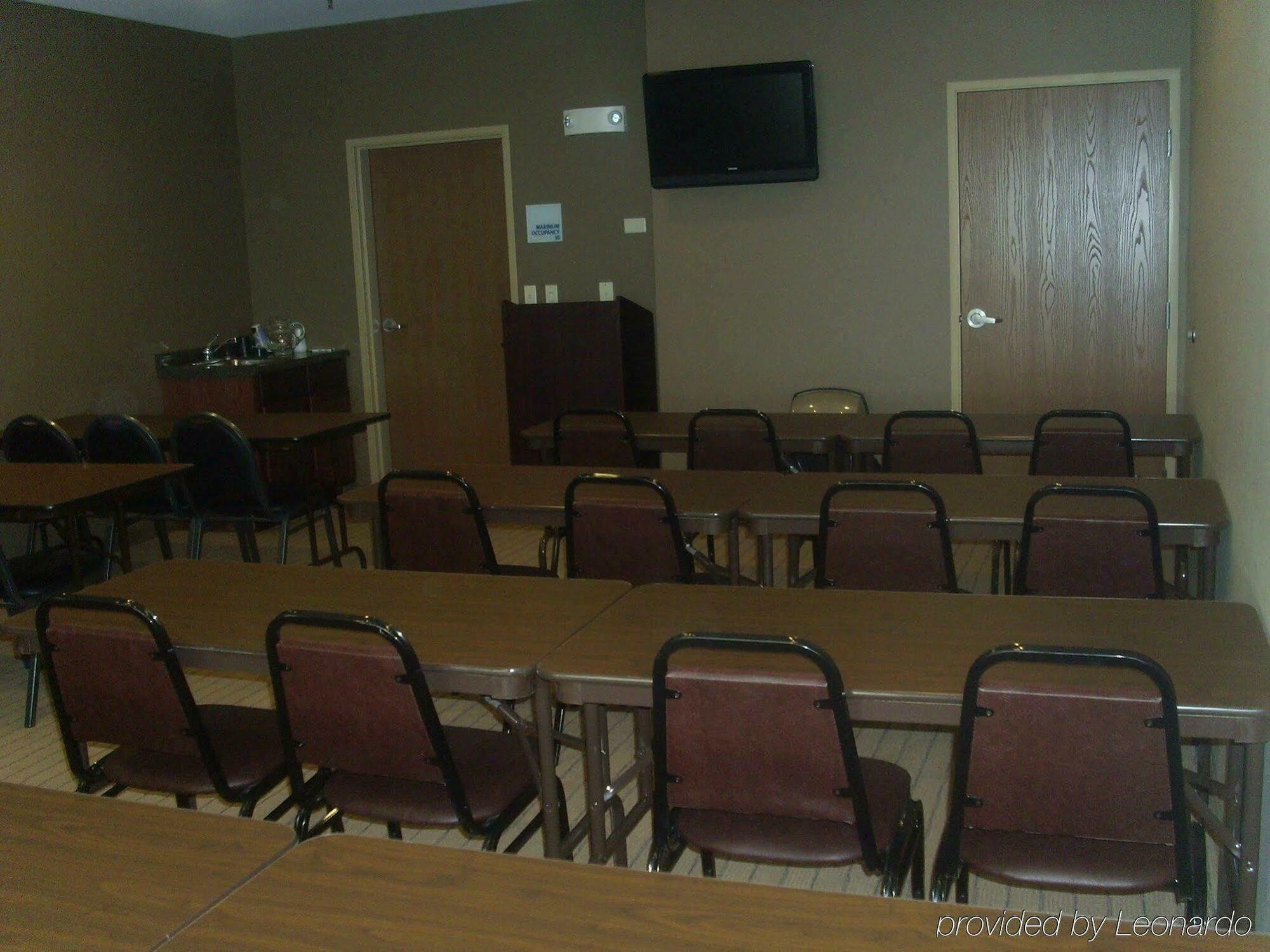 Holiday Inn Express Devils Lake By Ihg מסעדה תמונה