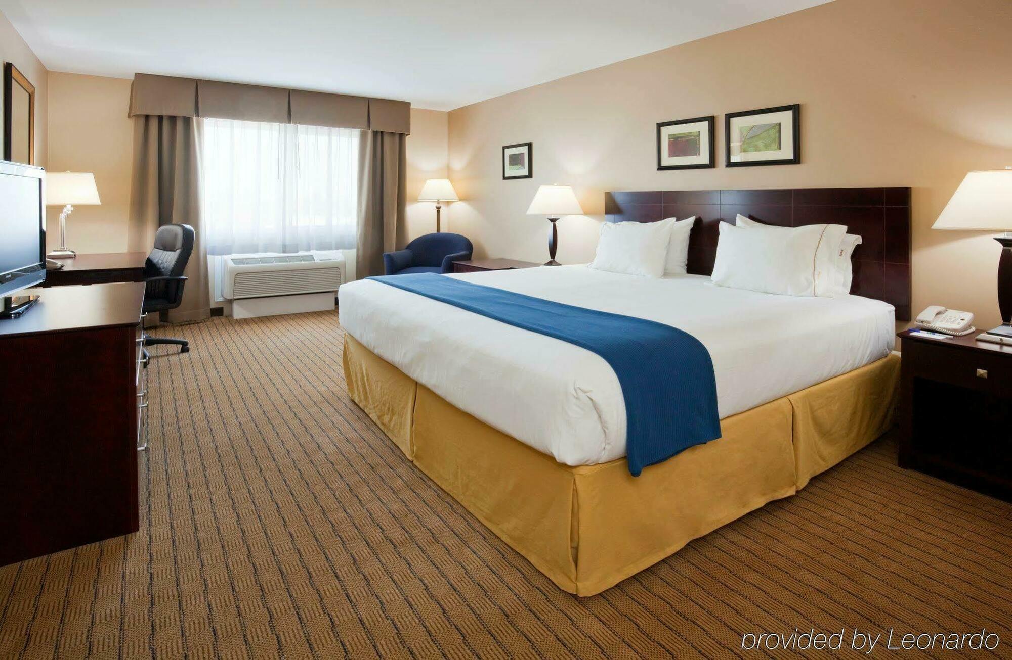 Holiday Inn Express Devils Lake By Ihg מראה חיצוני תמונה