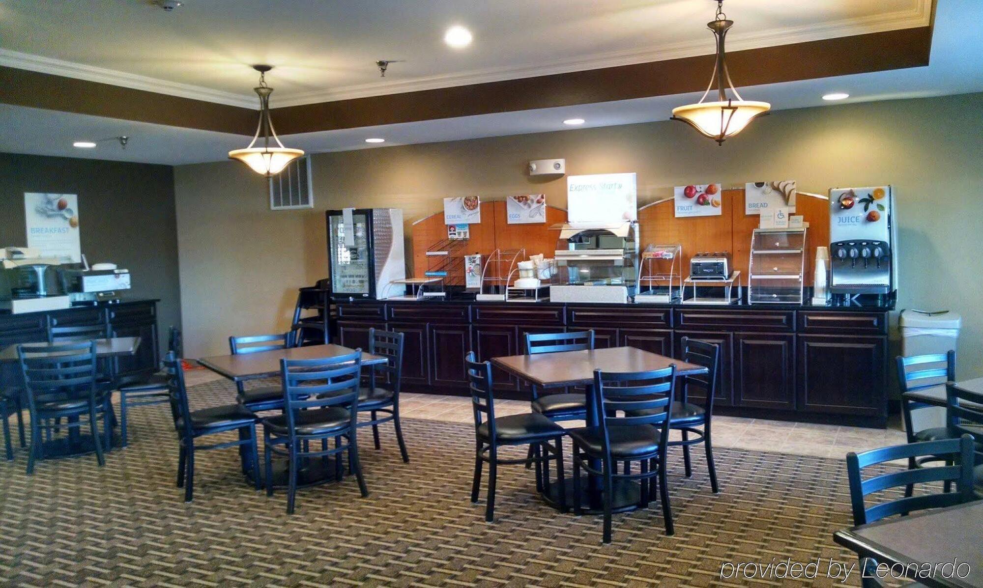 Holiday Inn Express Devils Lake By Ihg מראה חיצוני תמונה